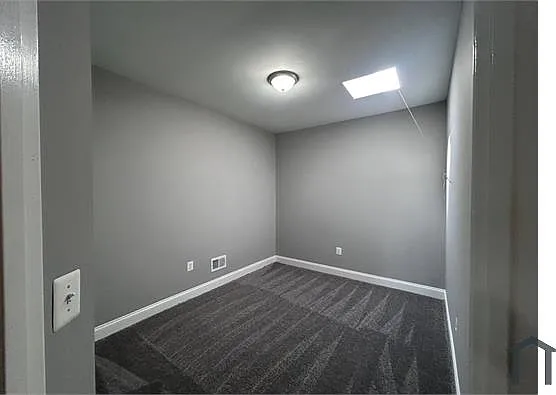 742 N Kenwood Ave — Photo 8