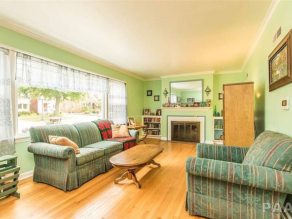 3rd image of 1022 E Norwood Ave