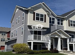 9690 Independence Cir UNIT 1, Chanhassen, MN 55317