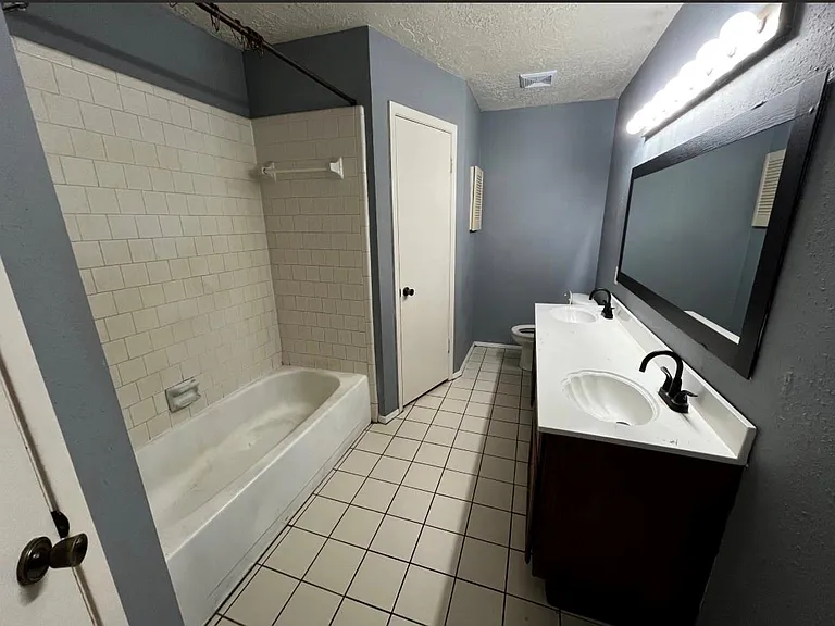 11013 Crenchrus Ct — Photo 10
