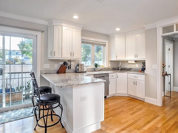 2nd image of 113 Elm St Unit E