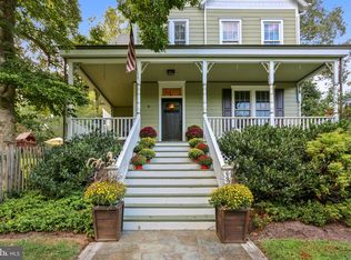 4701 Waverly Ave, Garrett Park, MD 20896