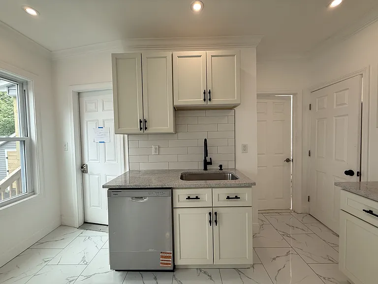 19 Reeves St #1 — Photo 11