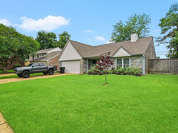2nd image of 18242 Brooknoll Dr