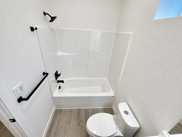 **4 Weeks Free Rent Upon Move In** | New Construction - Minutes From Downtown Pdx — Photo 10
