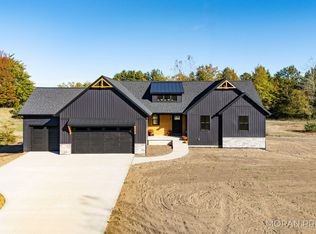 9482 Bluebell Ct, West Olive, MI 49460