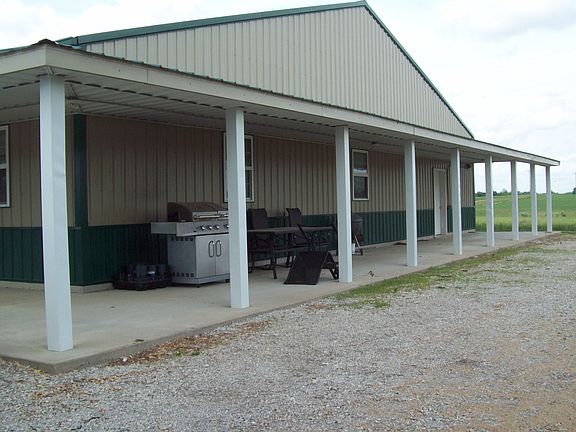 2nd image of 760 Dolls Orchard Ave