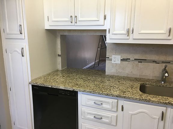 3rd image of 2300 NE 1st Ln APT 310