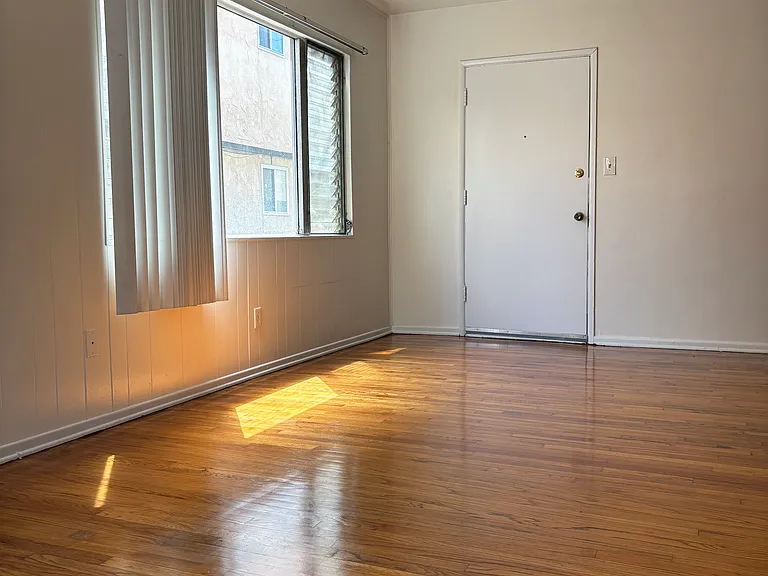 10433 Irene St #4 — Photo 3