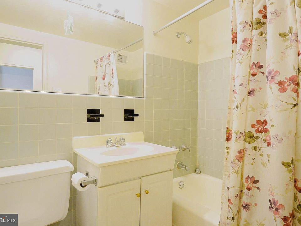 2nd image of 2101 Chestnut St Unit 1124
