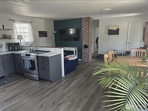 5th image of 1911 Ocean Beach Boulevard S