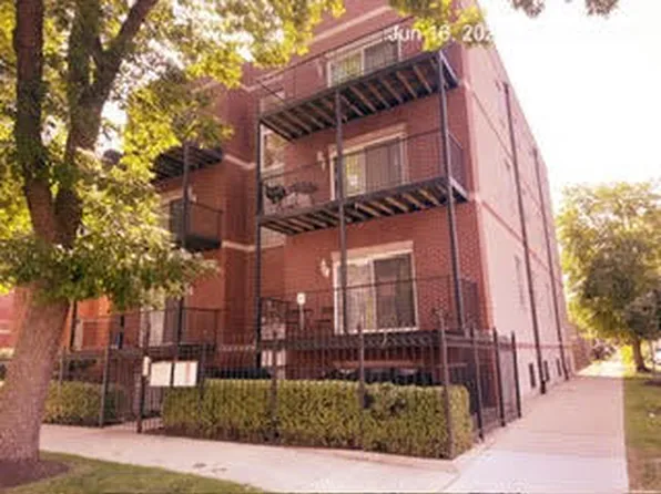 2651 E 74th St APT 201, Chicago, IL 60649