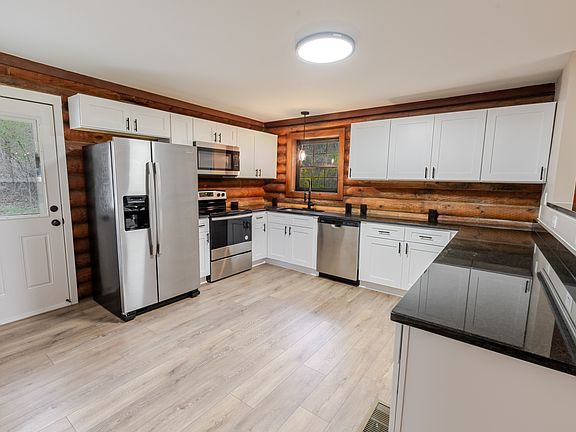 5th image of 1027 Green Valley Dr