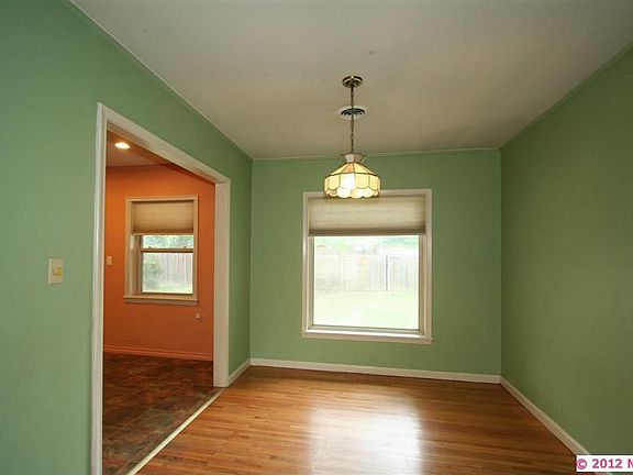 4th image of 576 S 89th Ave E