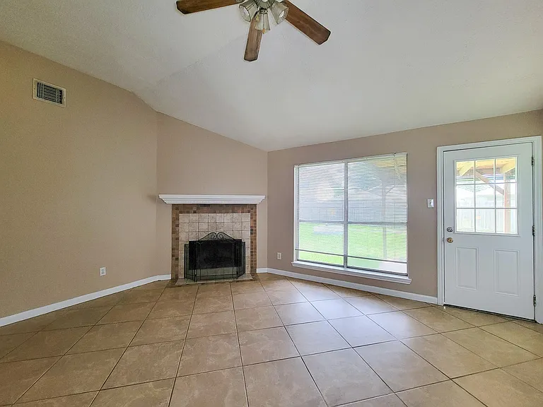 29002 Sedgefield St — Photo 12