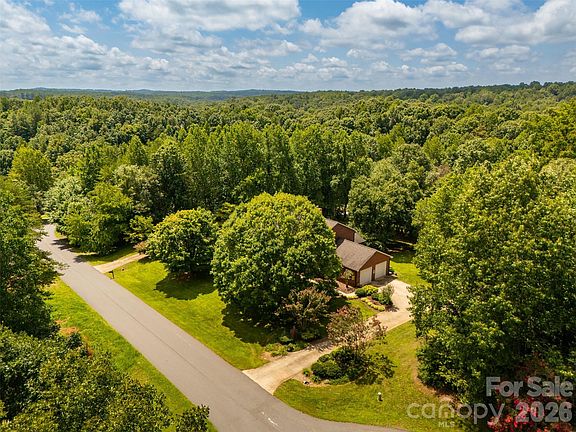 4th image of 1413 Windemere Ln
