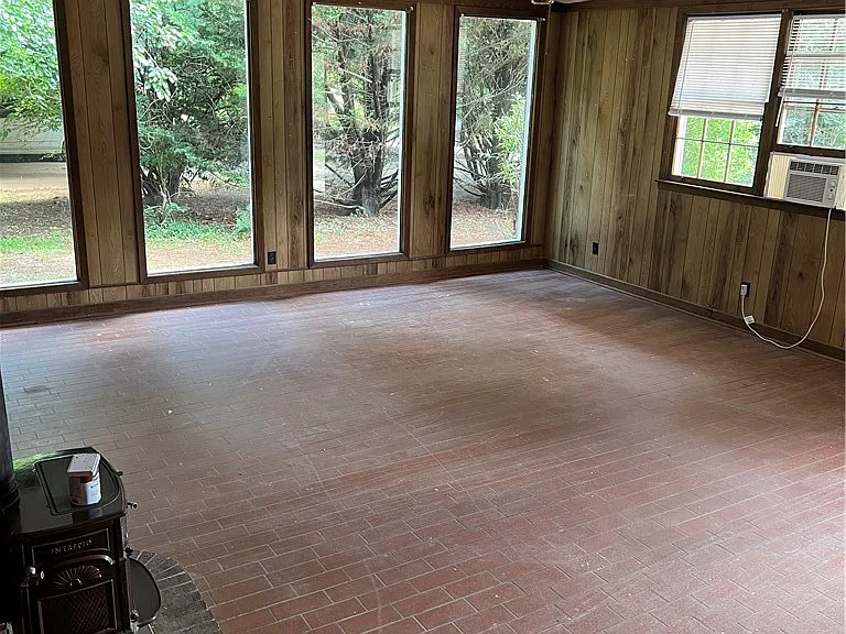 255 Vista Dr — Photo 2