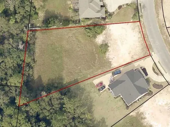 5728 Highland Lake Dr, Milton, FL 32583