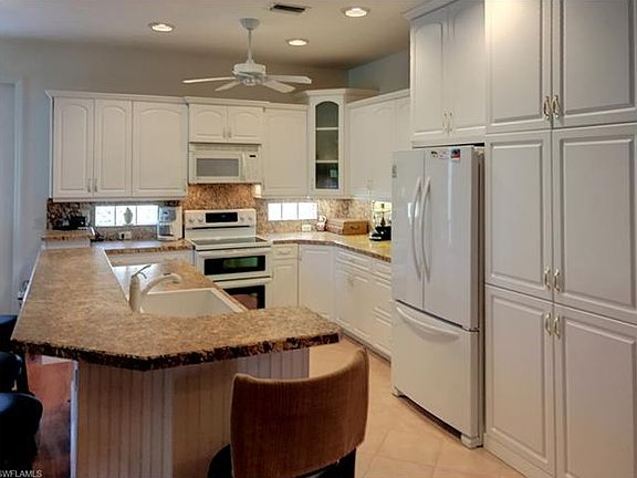 5th image of 10585 Avila Cir