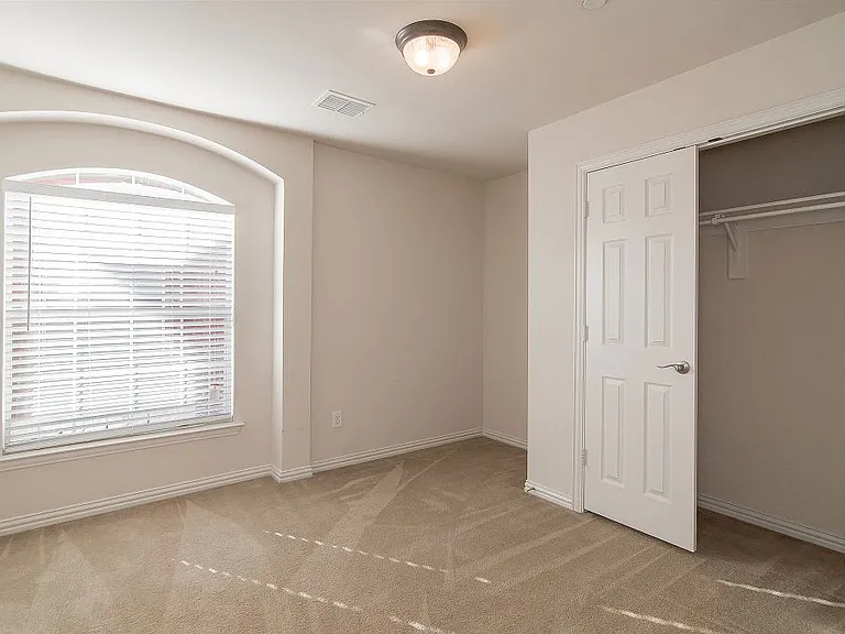 8740 Bigelow Dr — Photo 15
