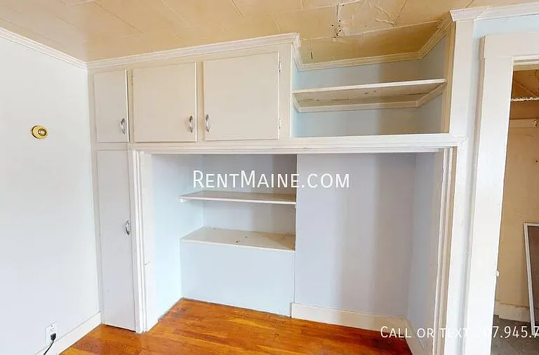 200 Center St #3 — Photo 4