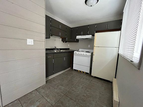 2nd image of 1749 La Crescent St #27