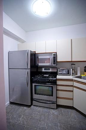 4th image of 1001 Saint Paul St Unit 10F