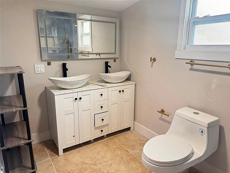 3205 E Shadowlawn Ave — Photo 20