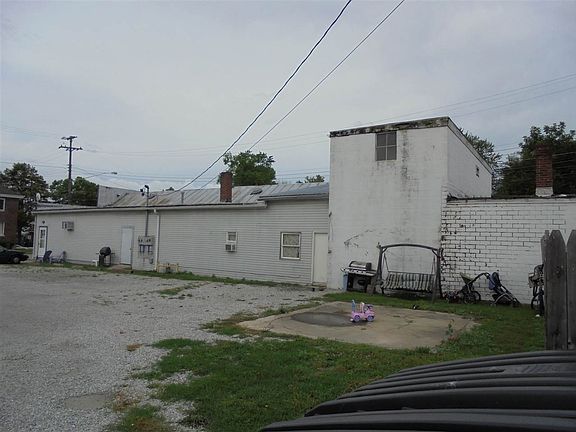 5th image of 108 W Main St