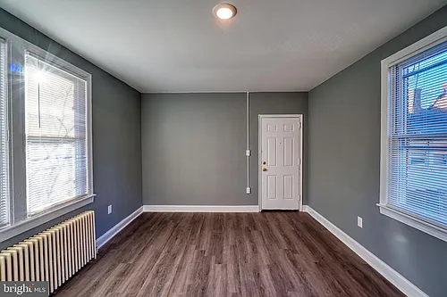 400 Douglas St NE #102 Photo 1