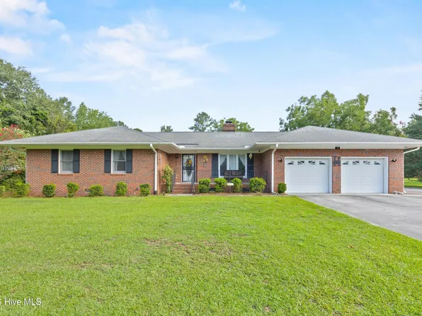 111 Maple Street, Teachey, NC 28464