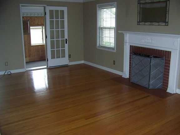 2nd image of 2306 Clawson Ave