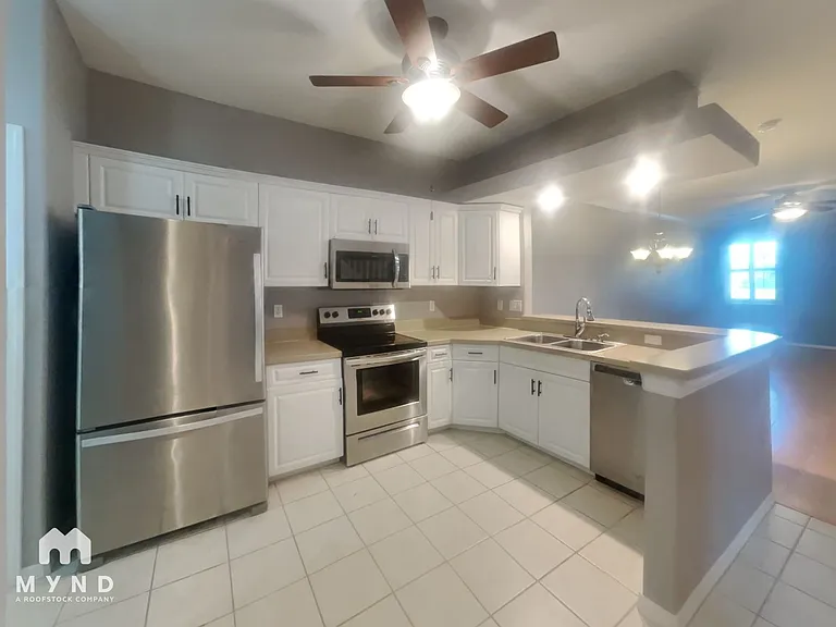 5372 Neil Dr — Photo 7