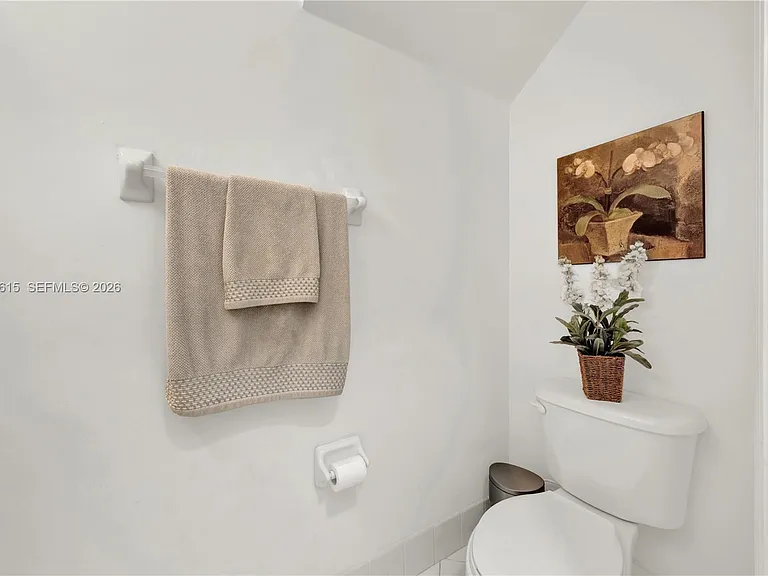 9318 SW 220th St — Photo 22