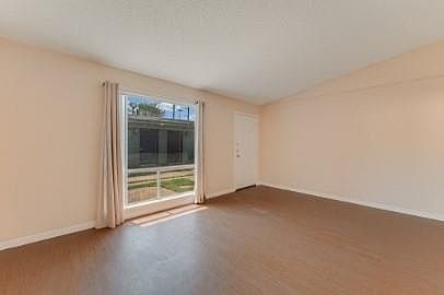 5th image of 610 W 51st St APT 104