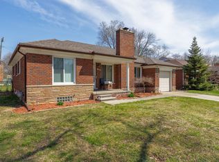 21605 Benjamin St, Saint Clair Shores, MI