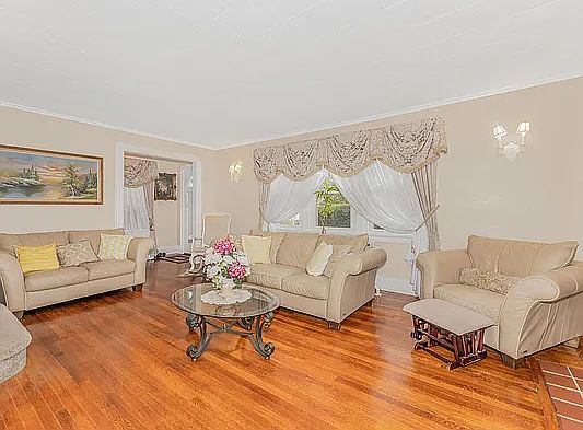3rd image of 4051 Seton Ave #1