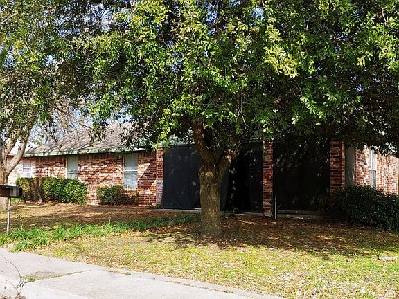 2nd image of 207 Bourn Ave