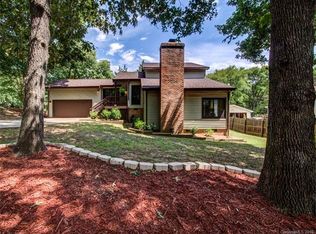 7801 Robin Crest Rd, Charlotte, NC 28226