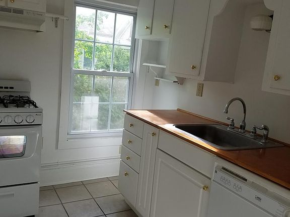5th image of 250 Caroline St