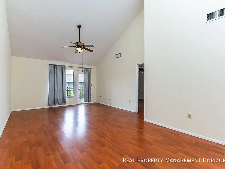 251 Fenwick Dr #14 — Photo 8
