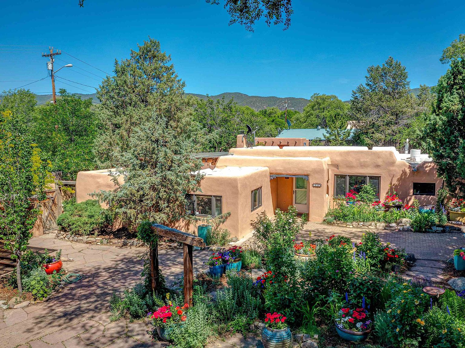 110 Cervantes St, Taos, NM 87571 Zillow