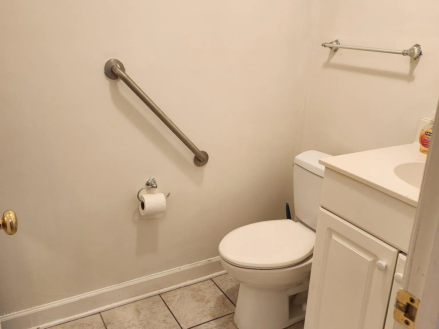 2 bed, 1.5 bath, 1093 sqft, $1,400 — Photo 4