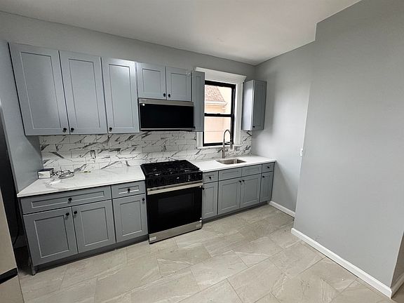 5th image of 136 W 25th St Floor 2