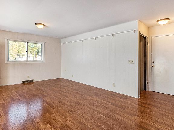 5th image of 733 Shadybrook Dr