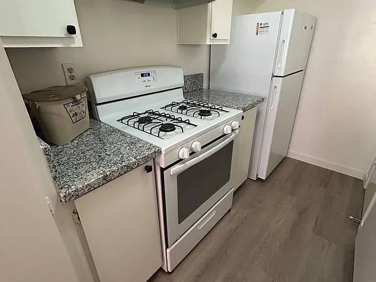 1703 Donner Ave #3 — Photo 3