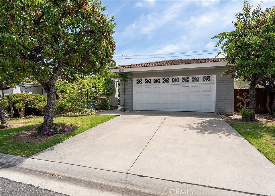 1st image of 8282 Delfino Cir
