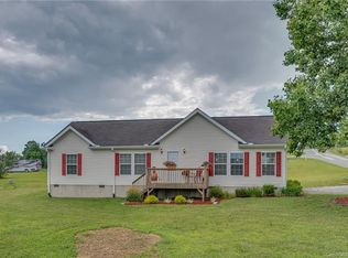 22 Nobies Way, Hendersonville, NC 28792
