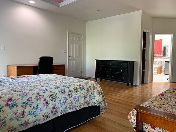 3rd image of 3528 Forest Dr