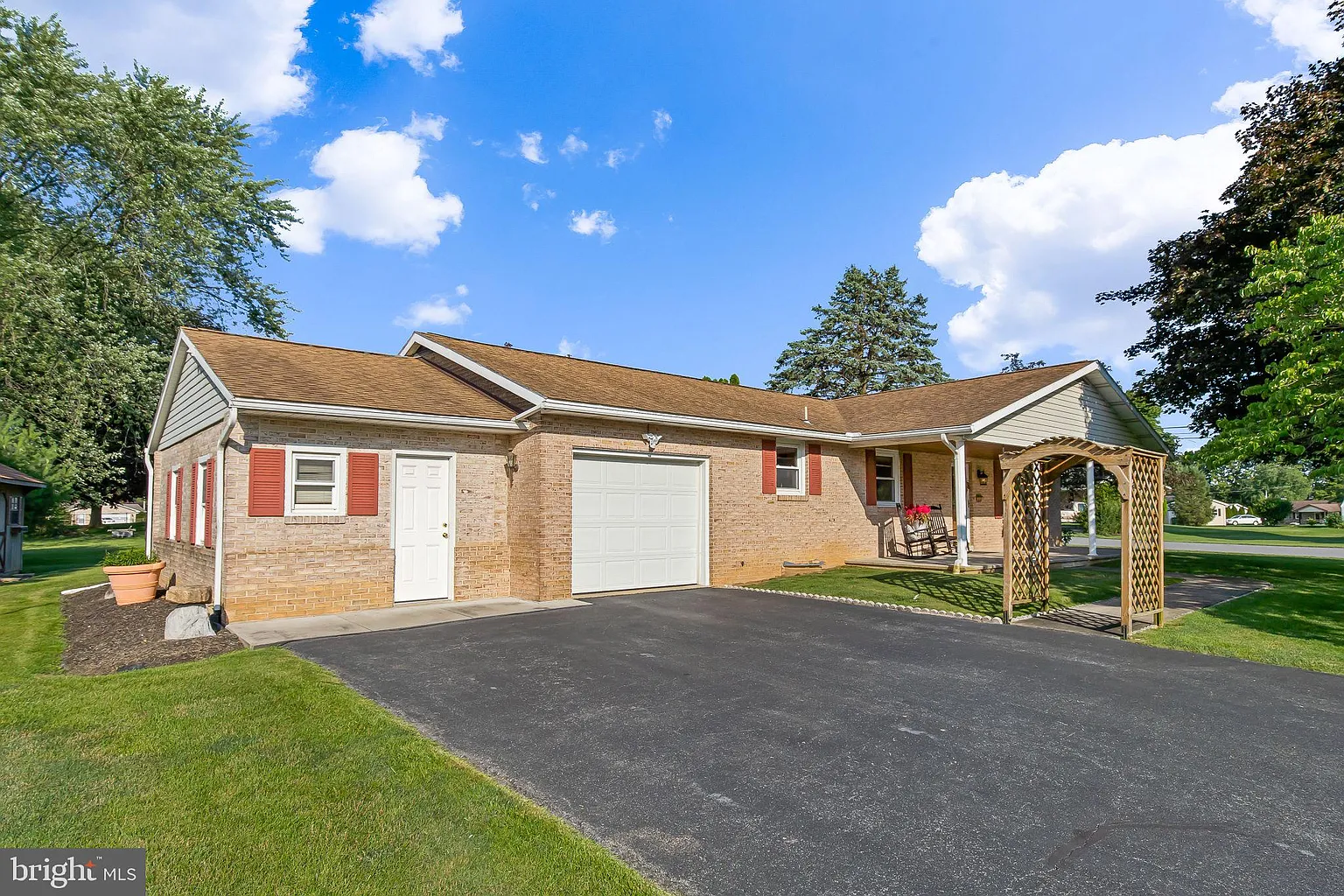 99 Buckthorn Dr photo 1